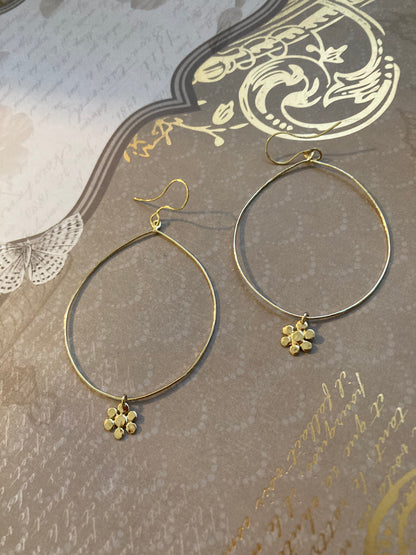 Flower Hoop Earrings in 18k Yellow Gold