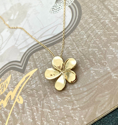 Plumeria Pendant in 18k Gold