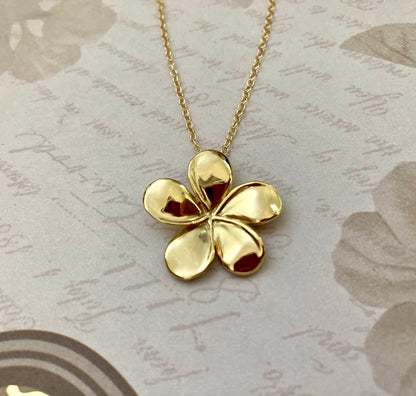 Plumeria Pendant in 18k Gold