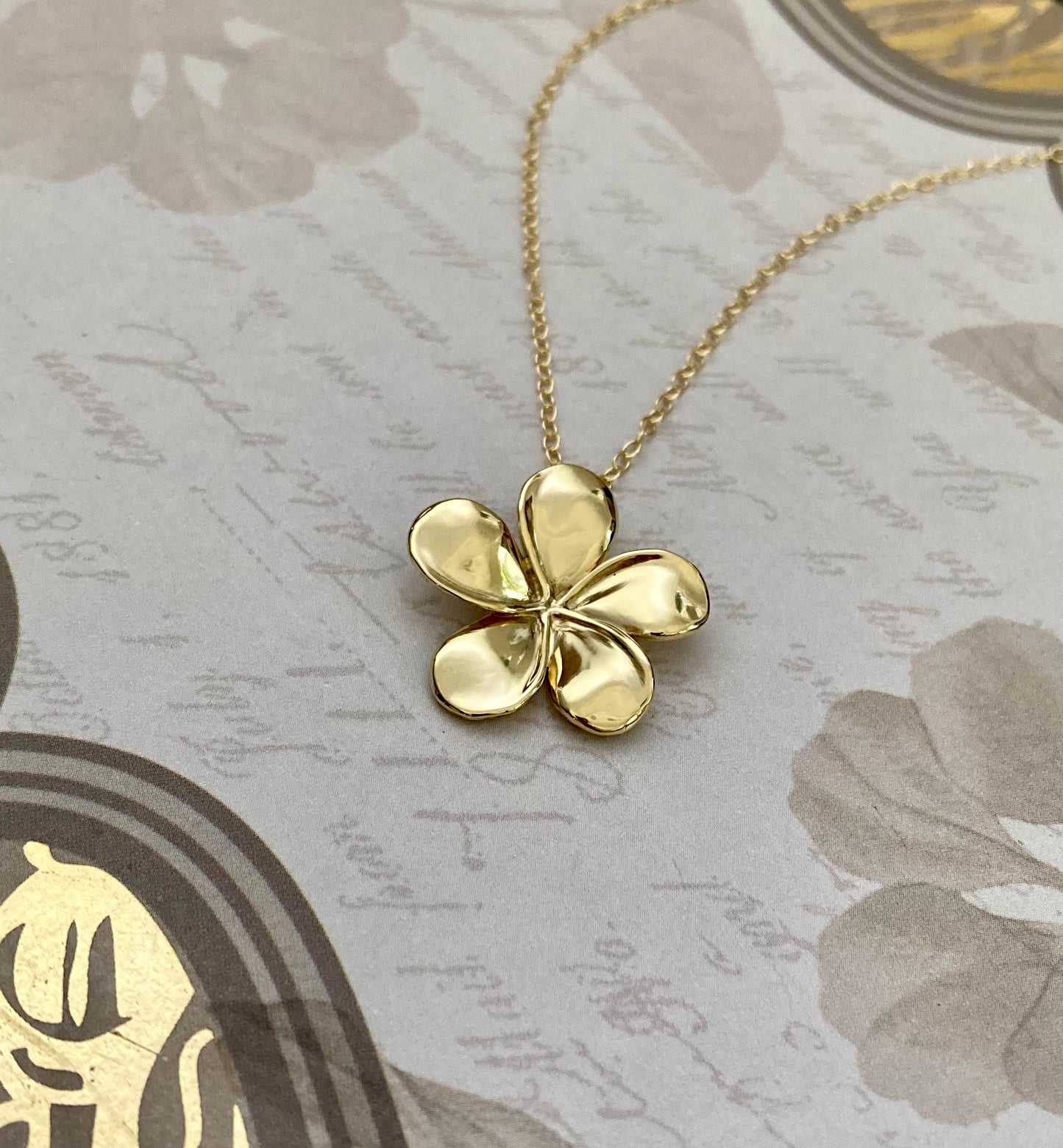 Plumeria Pendant in 18k Gold