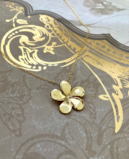 Plumeria Pendant in 18k Gold