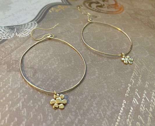 Flower Hoop Earrings in 18k Yellow Gold