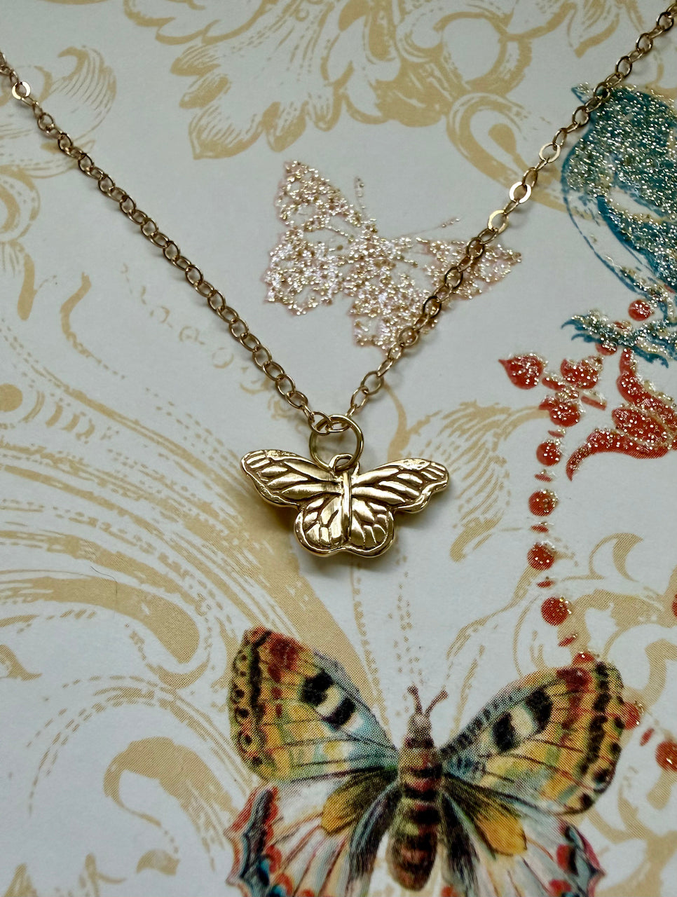 Monarch Butterfly Pendant in 18k Gold