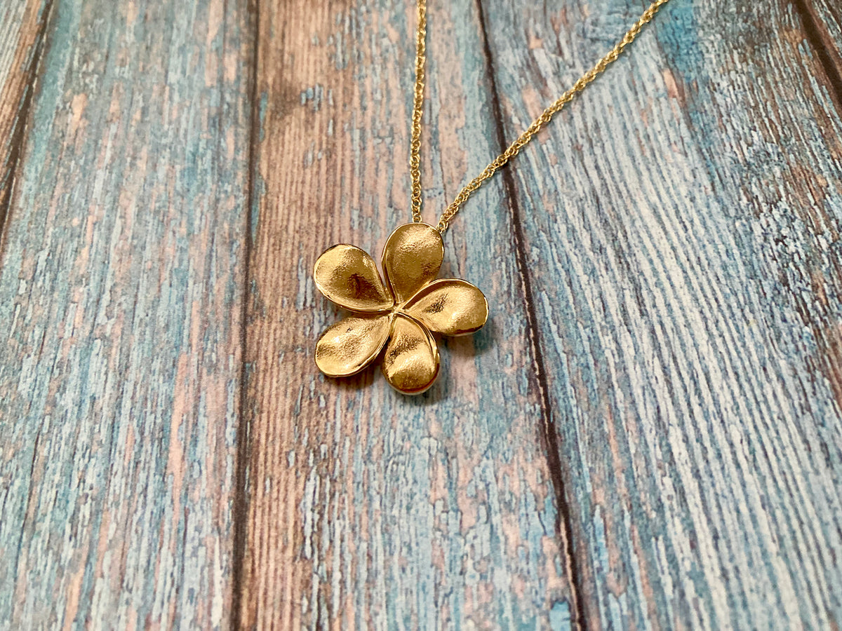Plumeria Pendant in 18k Gold