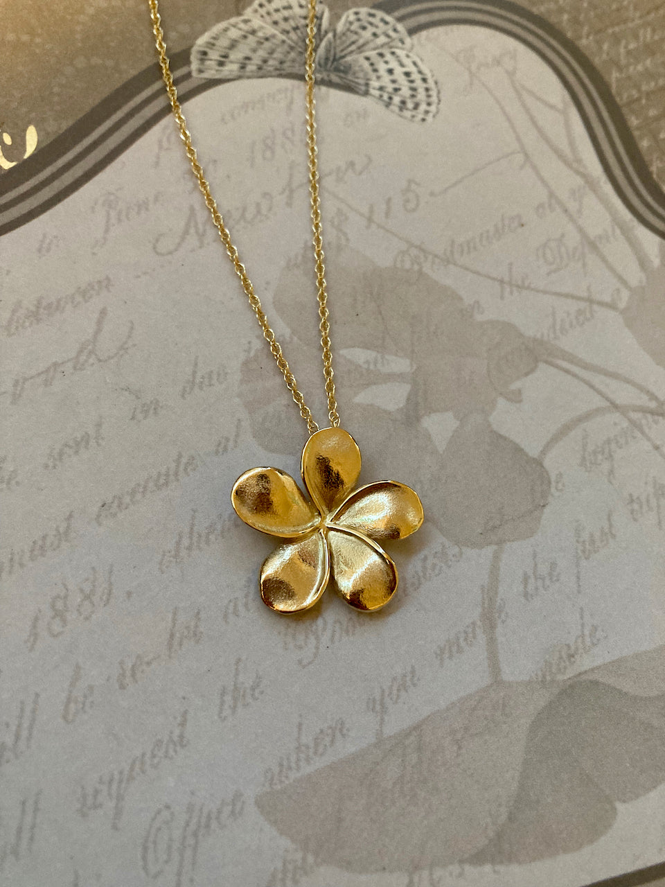 Plumeria Pendant in 18k Gold