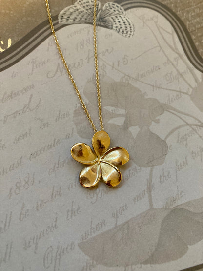 Plumeria Pendant in 18k Gold