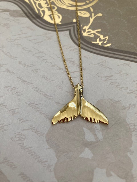 Humpback Whale Tail Pendant in 18k Gold