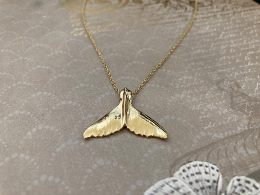 Humpback Whale Tail Pendant in 18k Gold