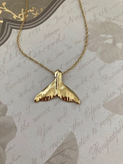 Humpback Whale Tail Pendant in 18k Gold