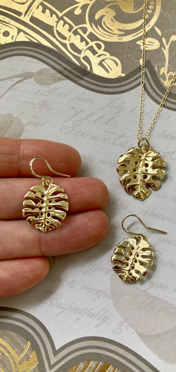 Monstera Leaf Earrings in 18k Gold