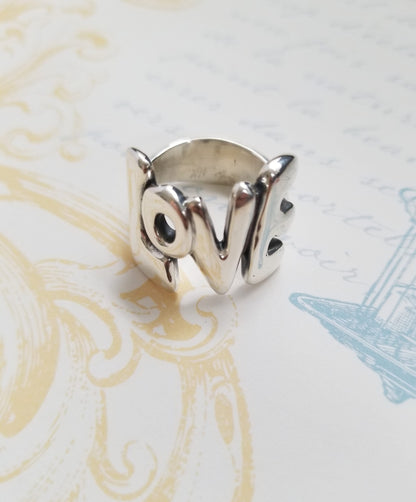 LOVE Ring