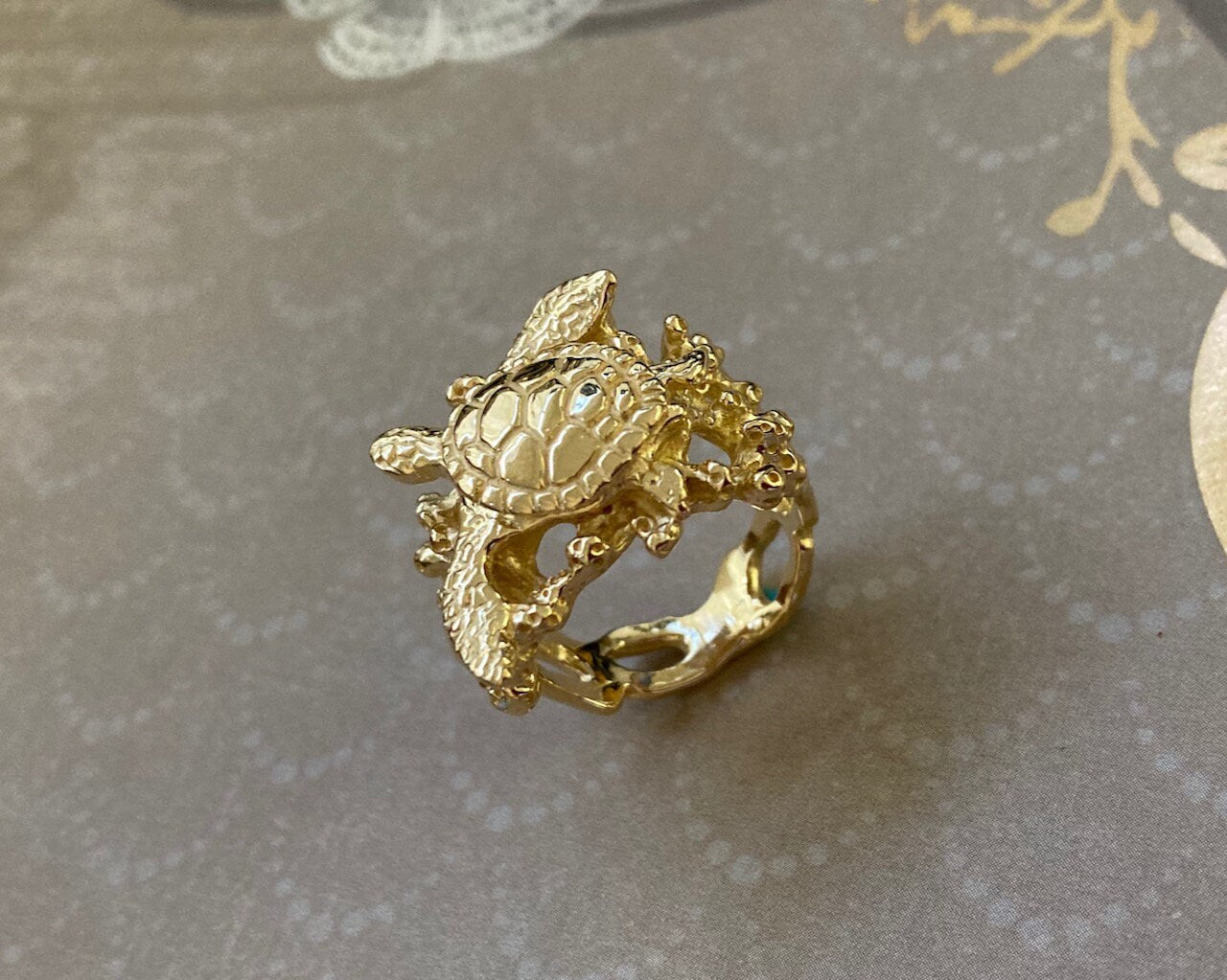 Honu Hawaiian Green Sea Turtle on Coral Ring 18k Gold