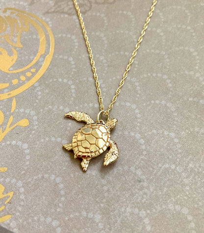 Honu - Hawaiian Green Sea Turtle Pendant in 18k Gold