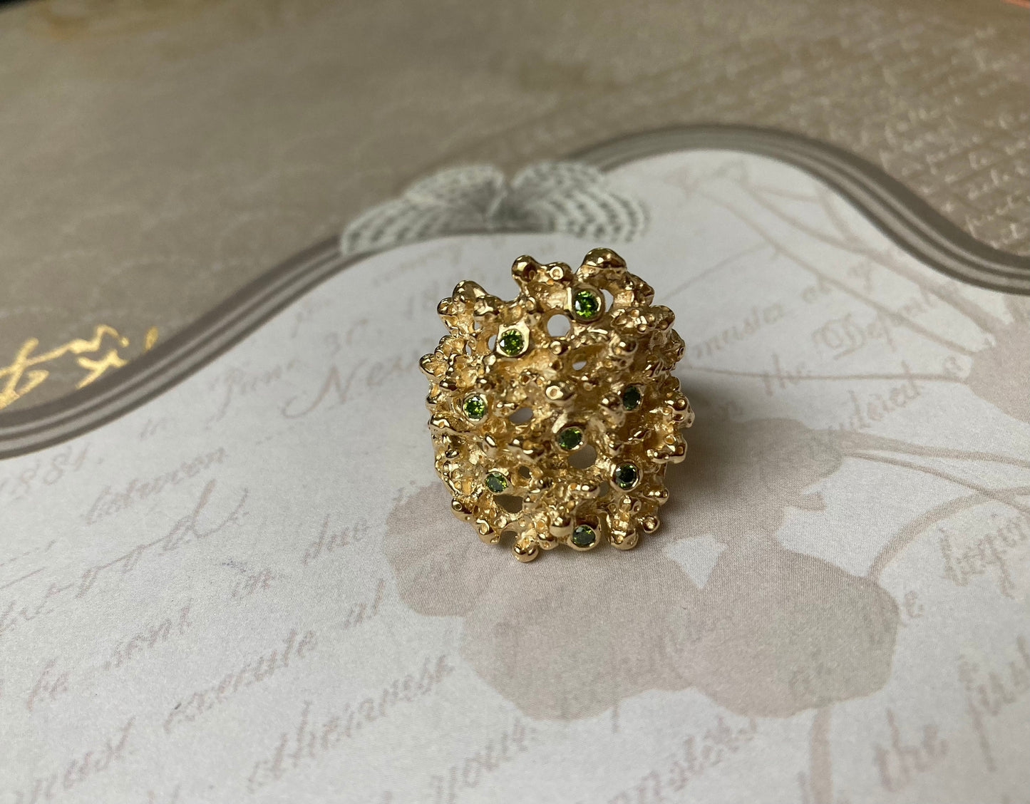 Green Diamond and 18k Gold Lace Coral Ring